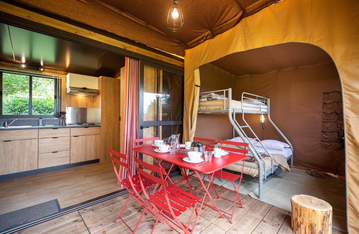 Huttopia De Roos Stegeren Zimmer foto